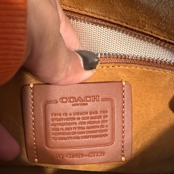 Coach Cargo Tabby Bag with Silver Hardware - Picture 2 of 7